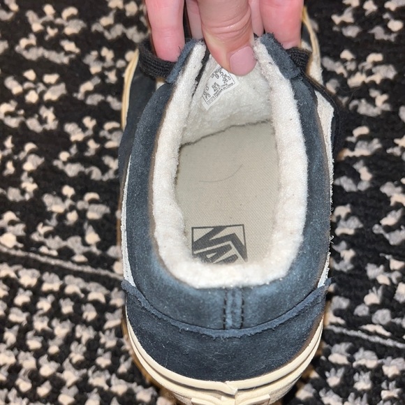 Vans - Picture 4 of 6